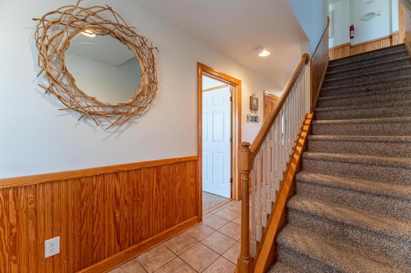 Salty Dog - NH MP 11.5 Oceanfront Ocean View Elevator Pool Hot Tub Pool Table Pets OK Flex Stays - image 33