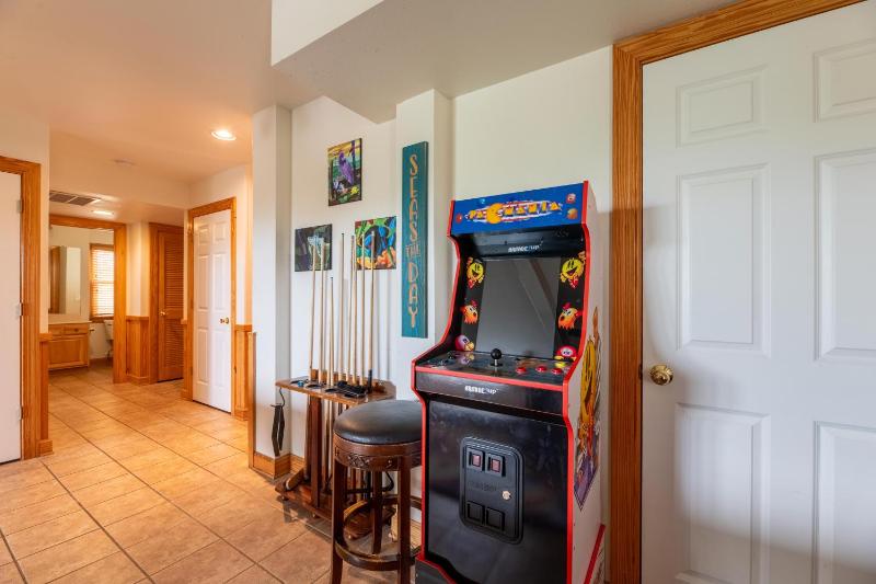 Salty Dog - NH MP 11.5 Oceanfront Ocean View Elevator Pool Hot Tub Pool Table Pets OK Flex Stays - image 8