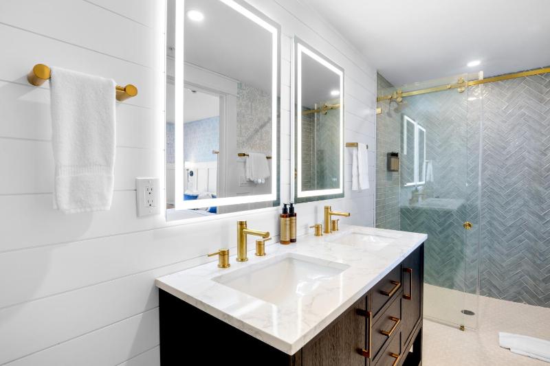 Tropic Isle At Anna Maria Island Inn - image 23