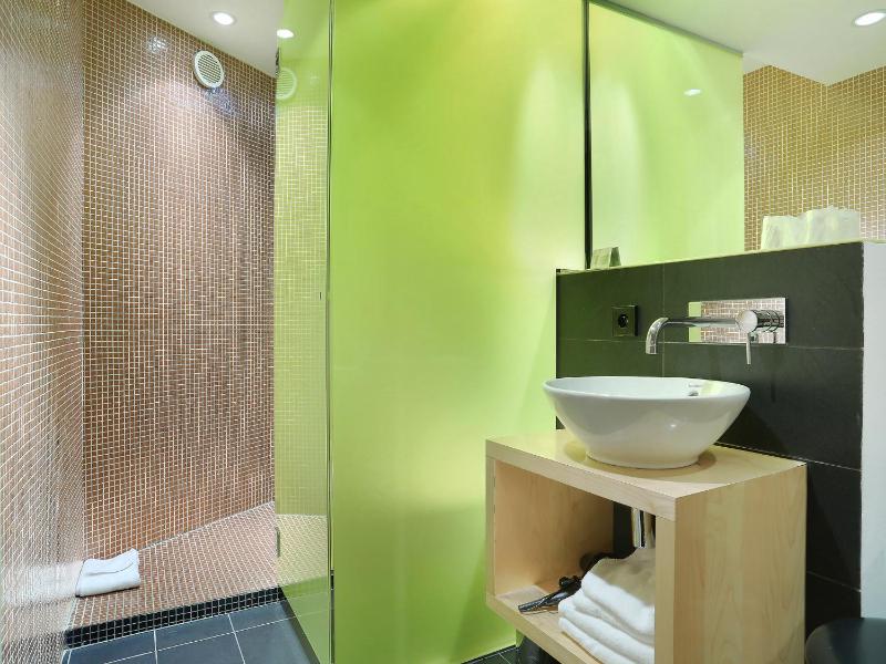 Double Room image 2