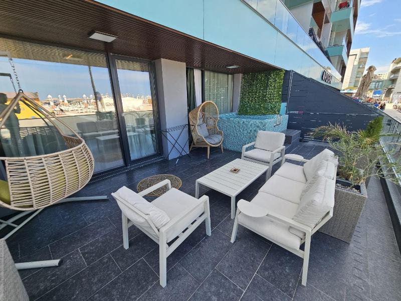 Superior Jacuzzi Apartment Sea Side Terrace - image 19