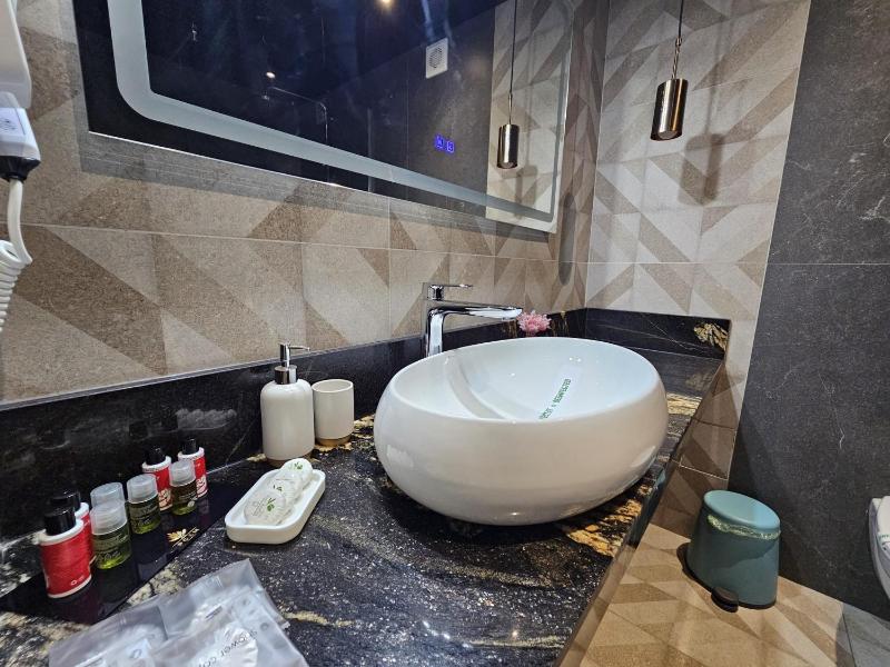Superior Jacuzzi Apartment Sea Side Terrace - image 17