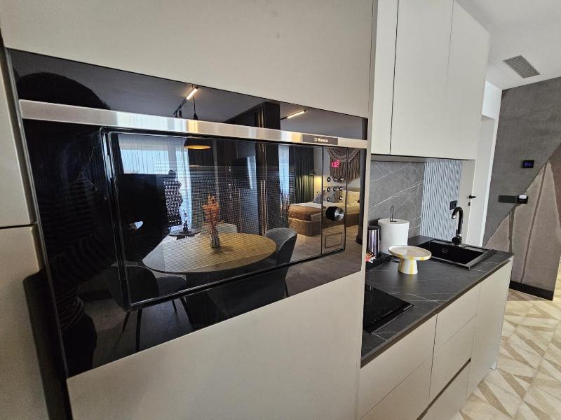 Superior Jacuzzi Apartment Sea Side Terrace - image 11