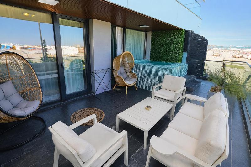 Superior Jacuzzi Apartment Sea Side Terrace - image 31