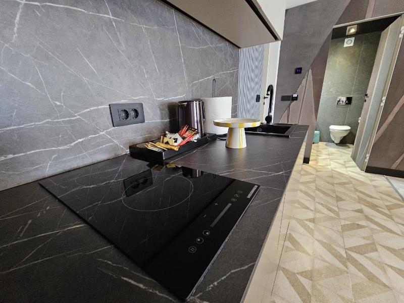 Superior Jacuzzi Apartment Sea Side Terrace - image 14