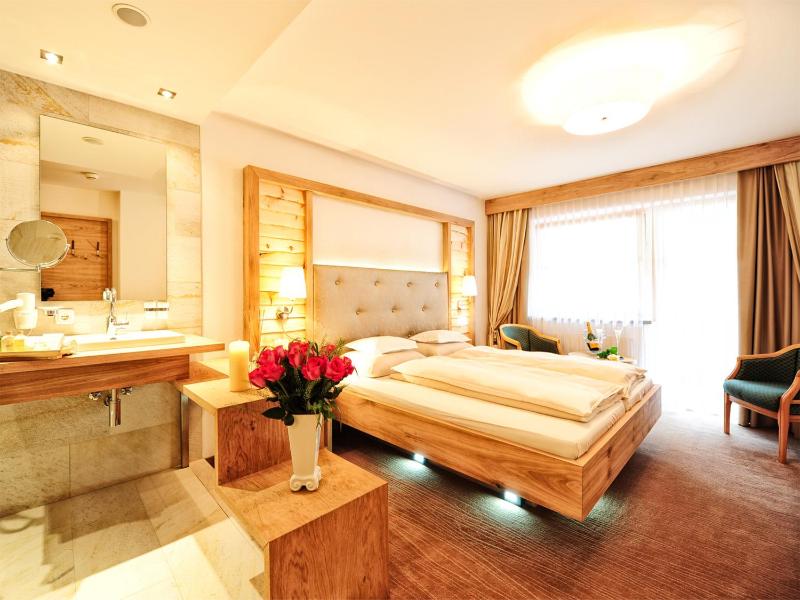 Double Room B modern image 3