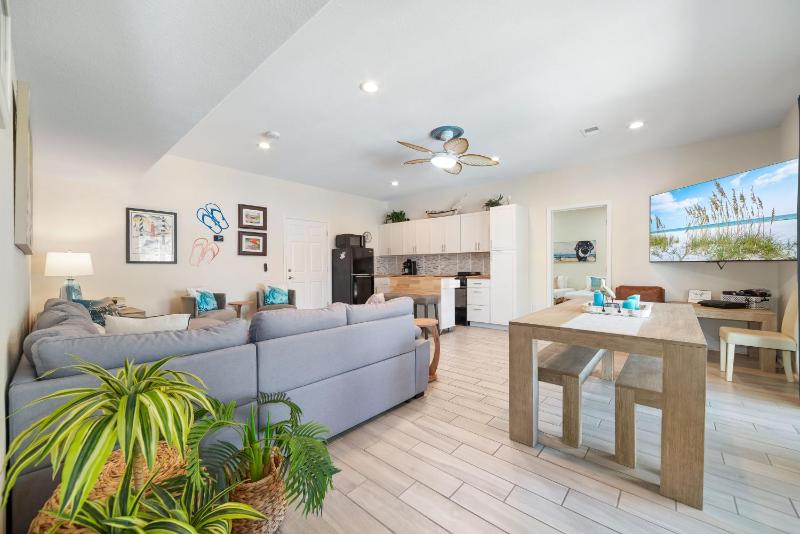 The Yellow House South at Herons Walk - image 9
