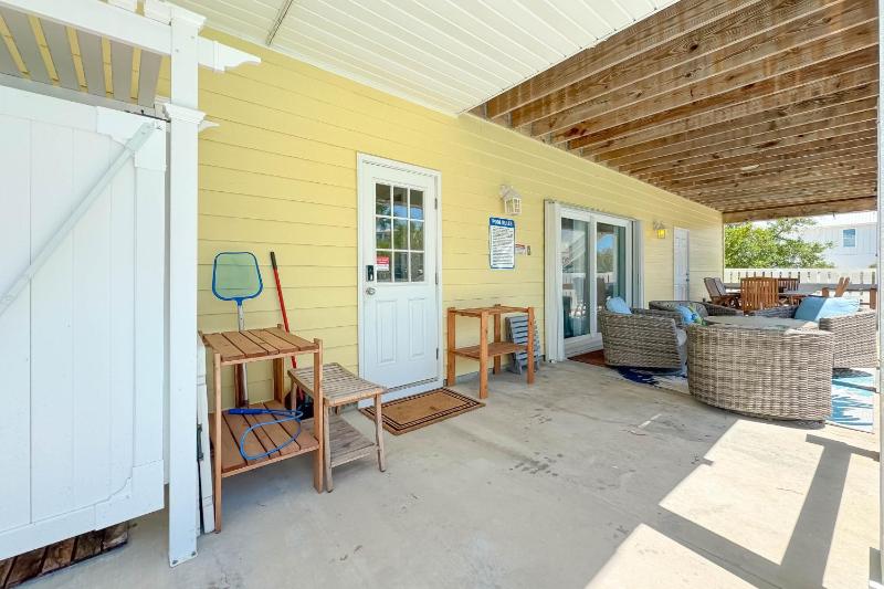 The Yellow House South at Herons Walk - image 10