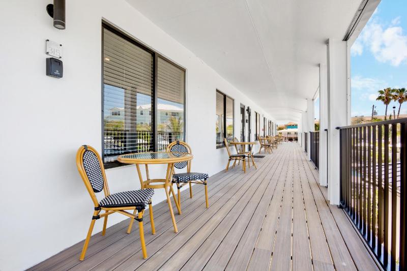 Tropic Isle At Anna Maria Island Inn - image 9