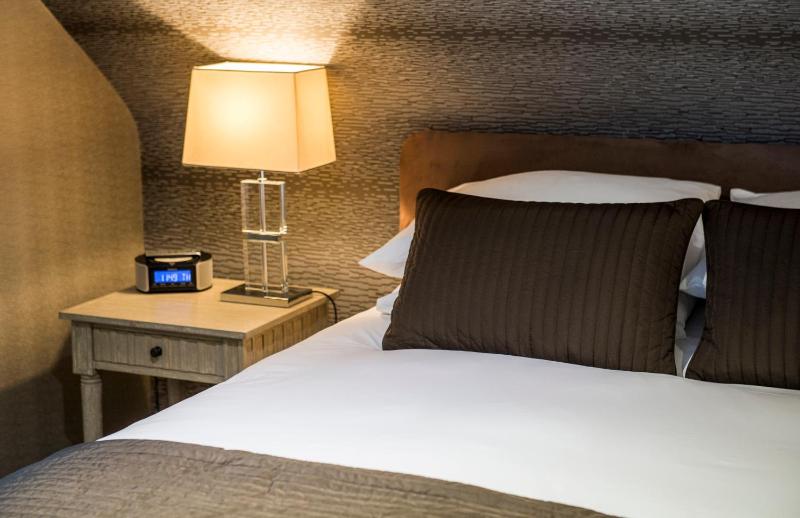 Standard Double Room image 2