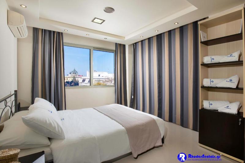 Rhodes Central Suite - image 11