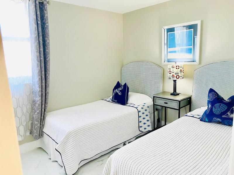 Ocean & Bay Views 2BR 2BA Beach Condo Parking - image 26