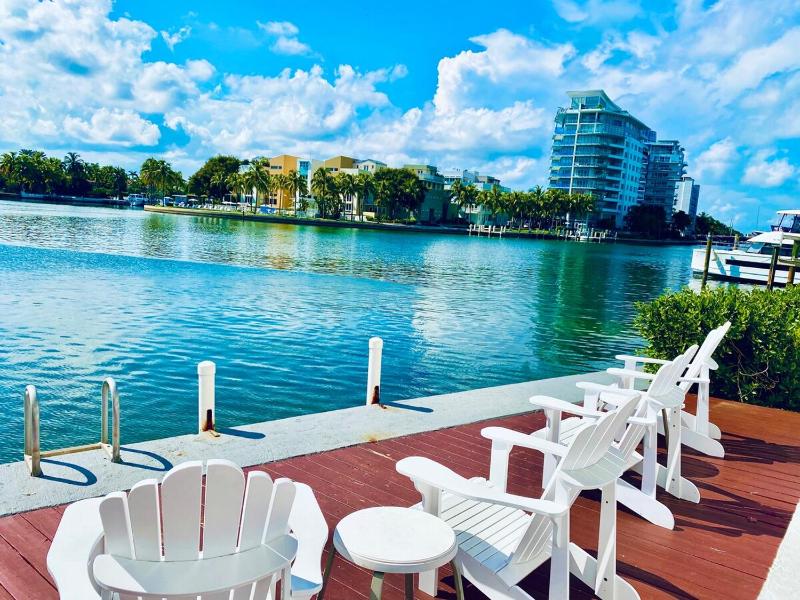 Ocean & Bay Views 2BR 2BA Beach Condo Parking - image 28