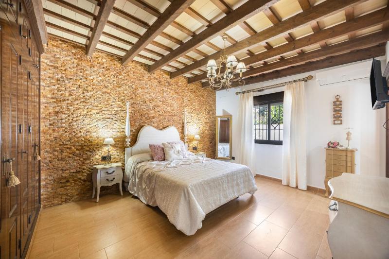Villa la Dehesa. Solo familias. - image 25