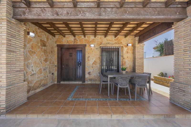 Villa la Dehesa. Solo familias. - image 18