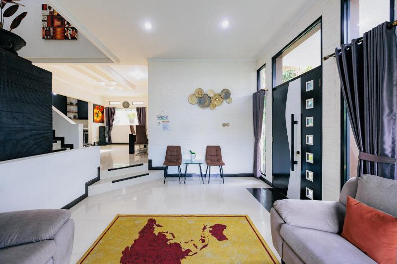 The Lavana Signature Villa Alessa Puncak - image 20
