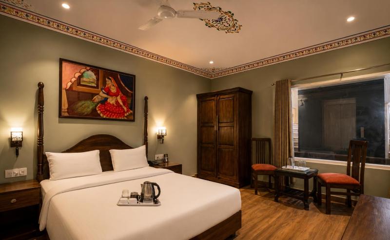 Sahibs Royal - Near Taj Mahal - image 9