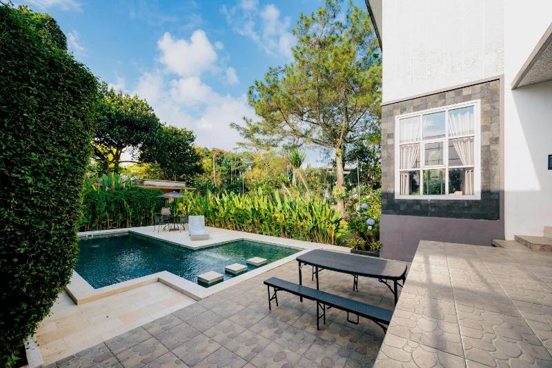 The Lavana Signature Villa Herrera Puncak - image 21