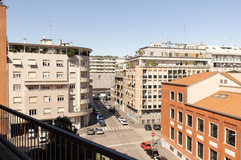 Large Duplex with private Terrace Gluck Milan - image 3
