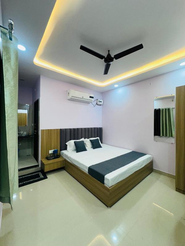 Shree Aaditri Inn - image 1