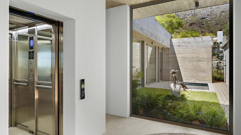 Amanzi - State-of-the-art luxury apartment - image 10
