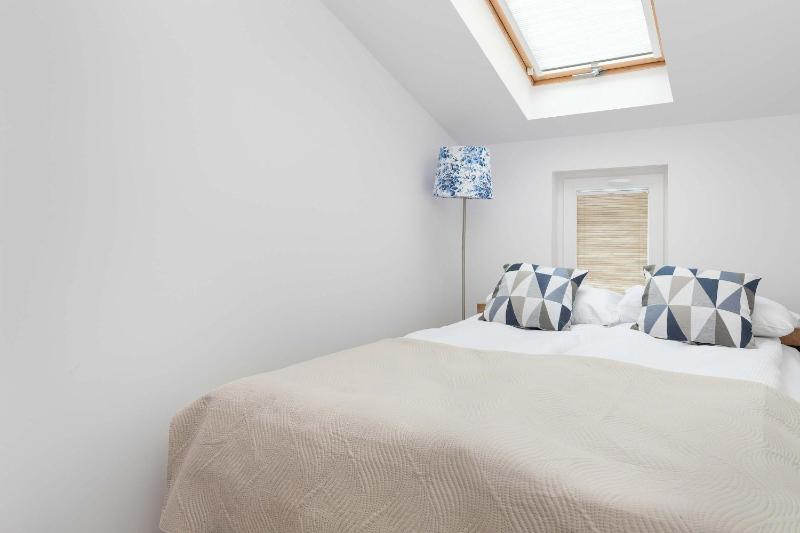 Baltic Breeze Sopot Apartment Near the Beach by Noclegi Renters - image 10