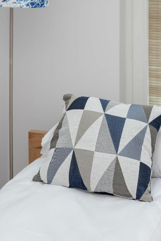 Baltic Breeze Sopot Apartment Near the Beach by Noclegi Renters - image 11