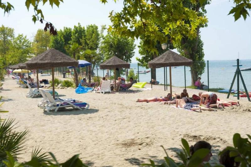 Feriendorf Cisano San Vito Dreizimmer-Bungalow Zaffiro für 4 Personen - image 25