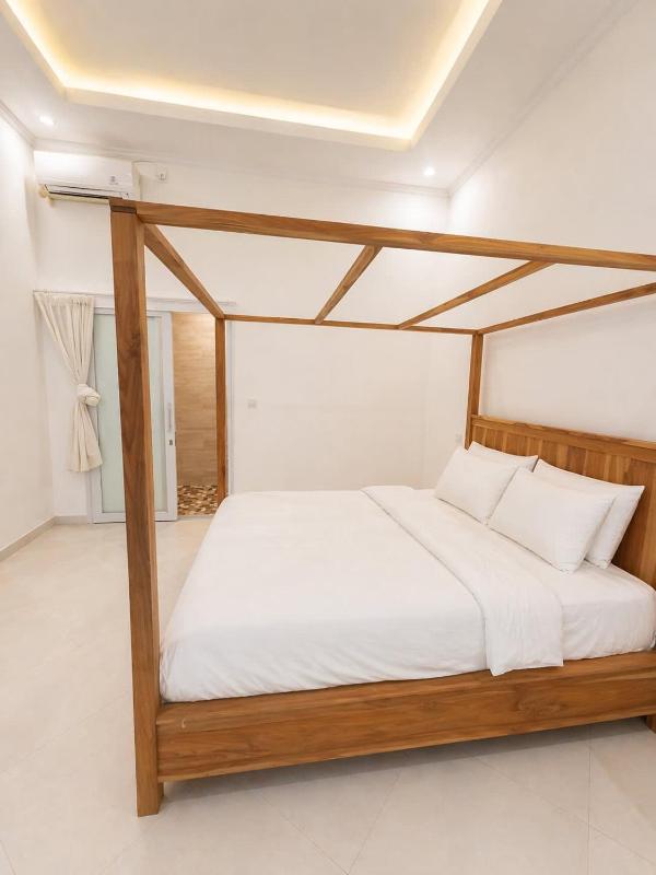 Cozy 3BR Villa in Kerobokan Bali - image 4