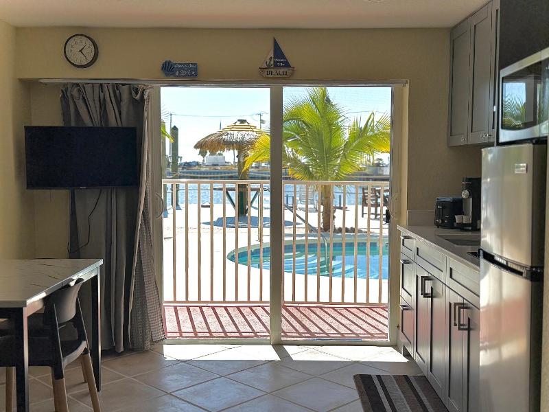 Manatee Bay Inn - image 2