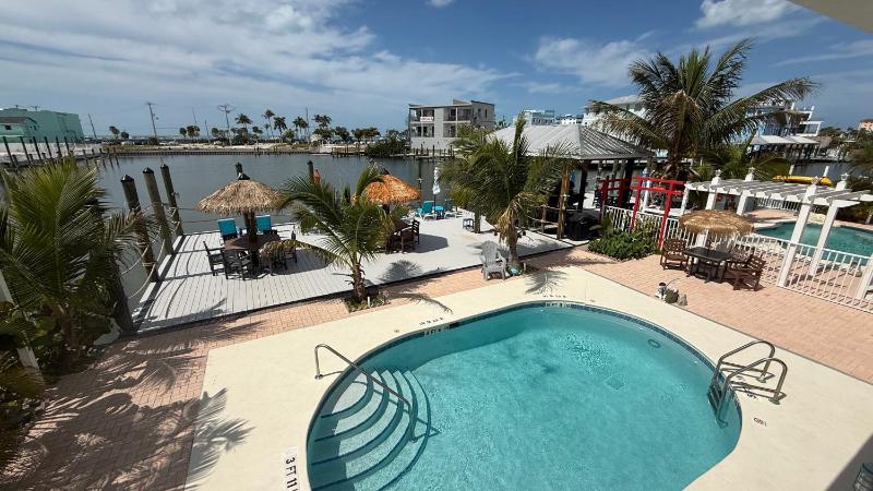 Manatee Bay Inn - image 4