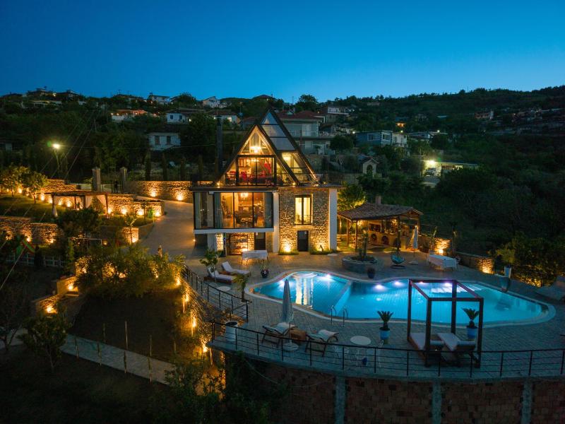 Sunrise House - Swimming Pool - image 5
