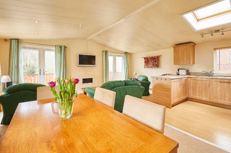 Host & Stay - Pine View - image 7