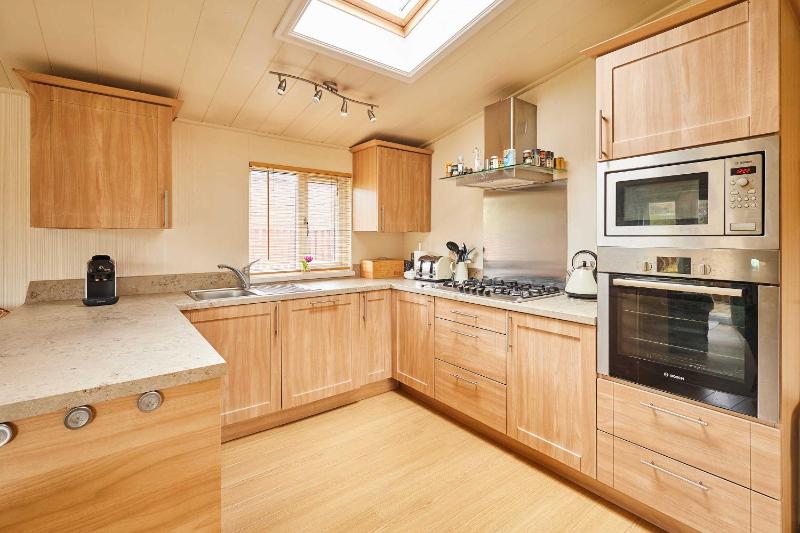 Host & Stay - Pine View - image 17