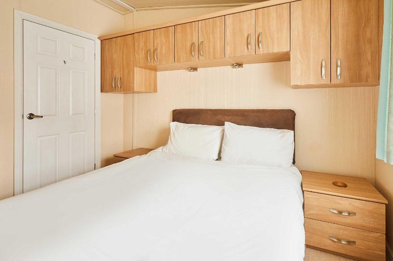 Host & Stay - Pine View - image 31