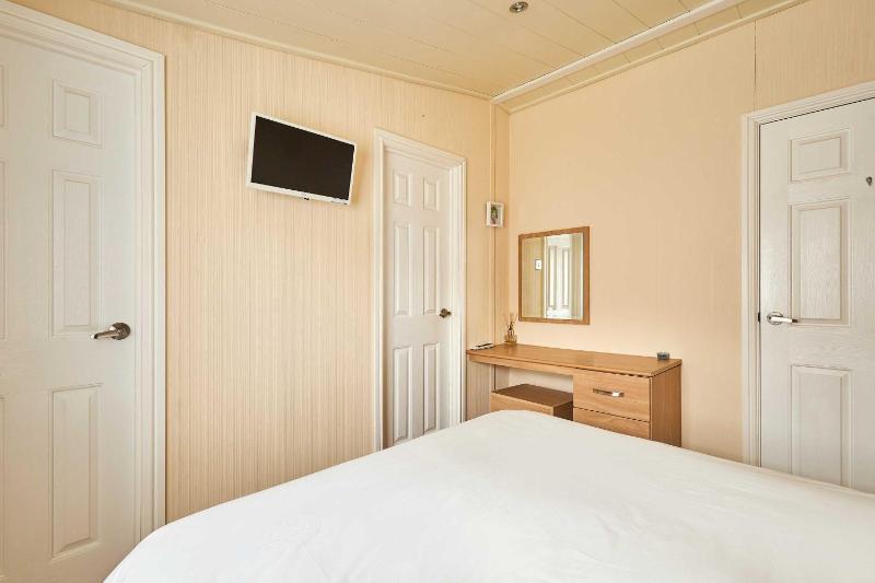 Host & Stay - Pine View - image 27