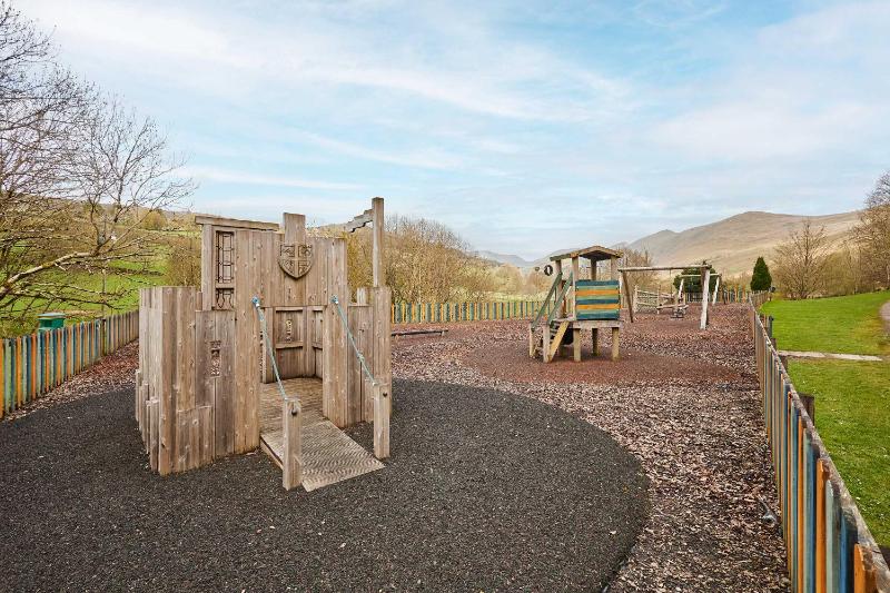 Host & Stay - Pine View - image 4