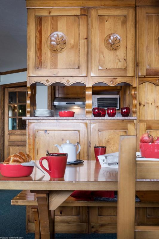 Two-Bedroom Apartment with Cabin (6 Adults) image 1