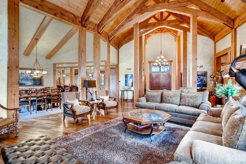 Hatari Lodge Huge Custom Home Walk to Gondola Great Amenities! - image 24