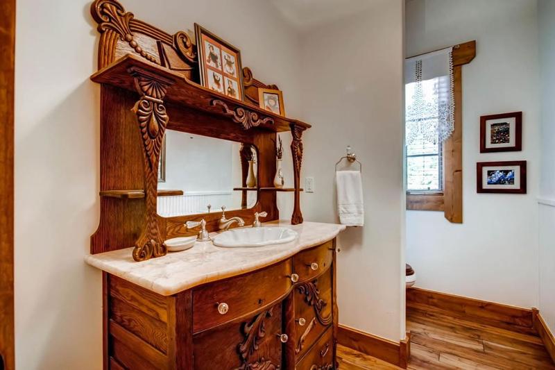 Hatari Lodge Huge Custom Home Walk to Gondola Great Amenities! - image 37