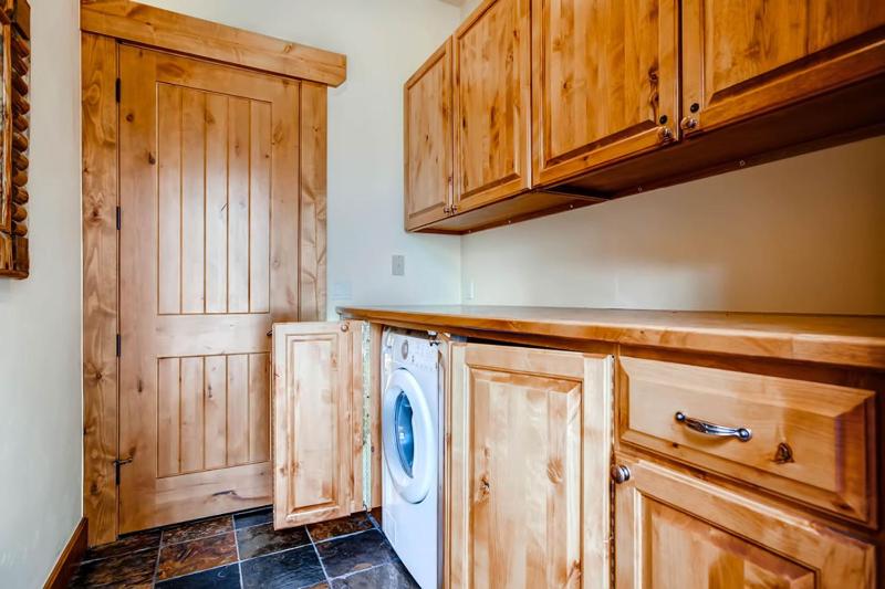 Hatari Lodge Huge Custom Home Walk to Gondola Great Amenities! - image 41
