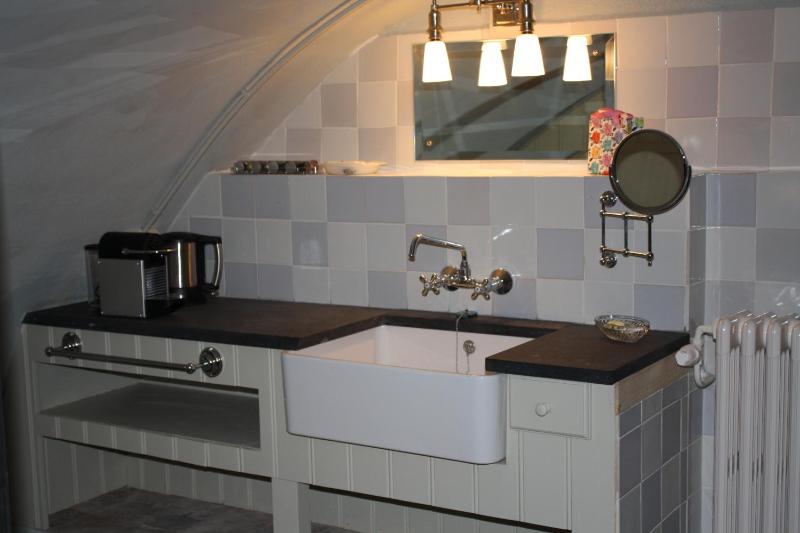 Standard Double or Twin Room with Garden View image 4