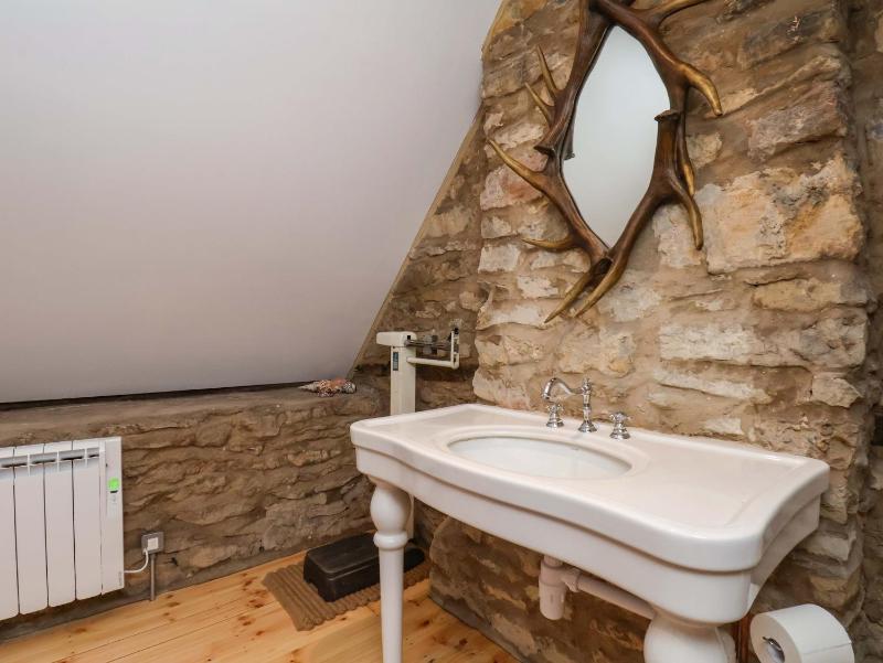 The Gardener's Cottage Low Hall - image 38