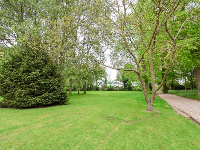 The Gardener's Cottage Low Hall - image 27