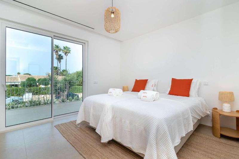 Villa Dolcevita Modern Villa with Private Pool BBQ Near Carvoeiro - image 23