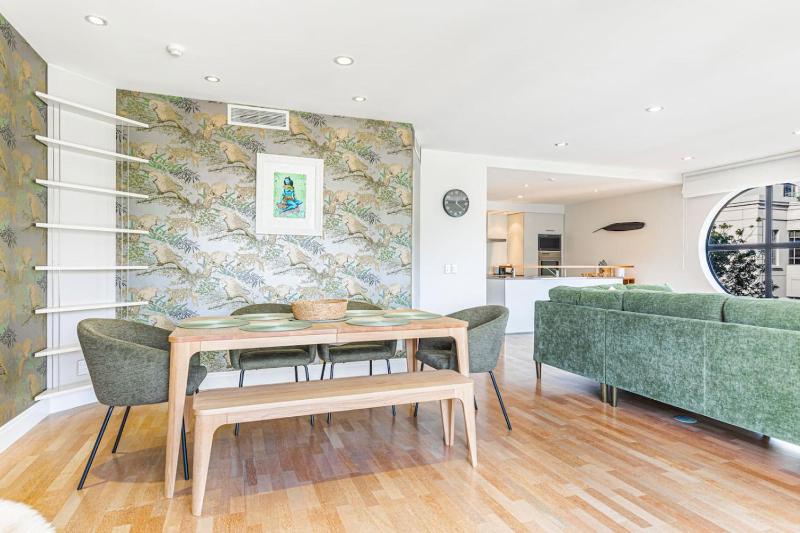 Gorgeous 2-Bed 2-Bath Harbour View Stunner - image 14