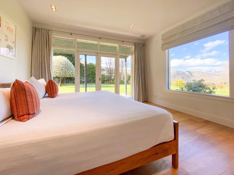 Art on Point Peaceful and Spacious Shotover Canyon - image 25