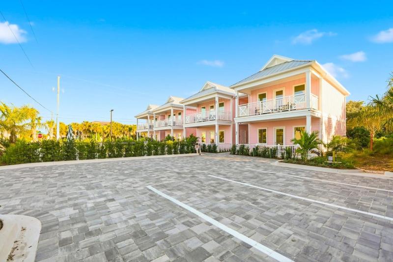 Boutique Beach Hotel - 2Bedroom Suite and Pool - image 6