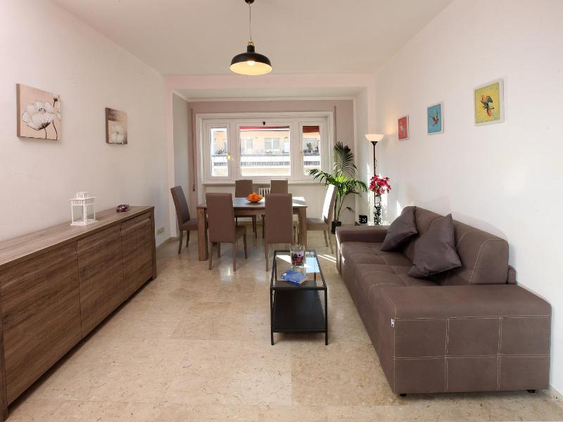 Two-Bedroom House image 3