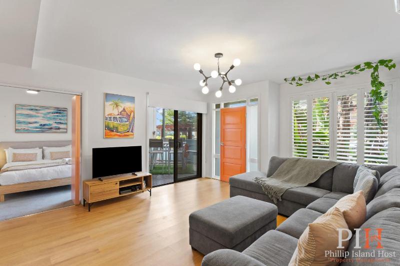 Oceanview Apartment in Heart of Cowes - image 1